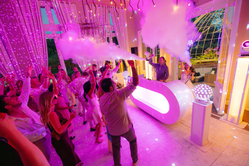 Bruiloftsfeest met DJ-show